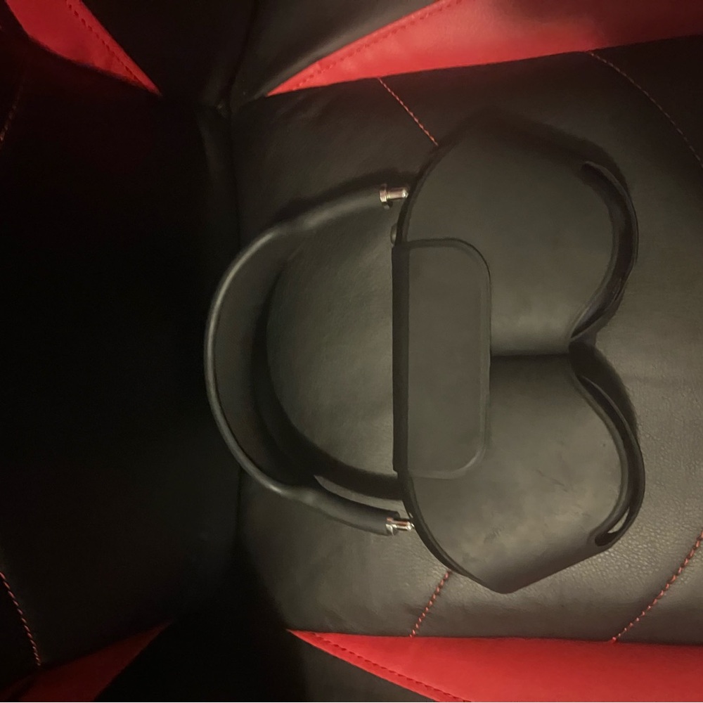 Black Airpod Maxes